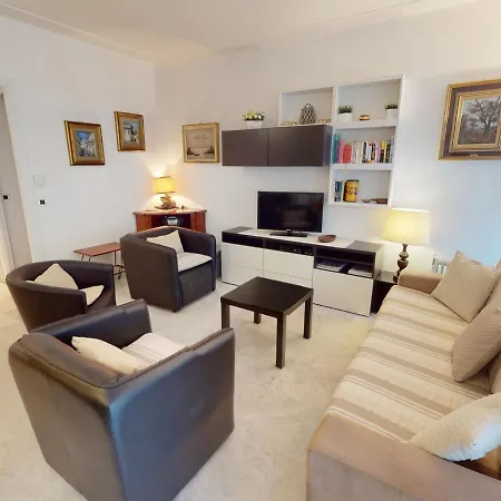 Appartamento Grand 2 Pièces Climatisé Avec Terrasse Et Garage Privé Près De La - Fr-1-196-311 Mentone