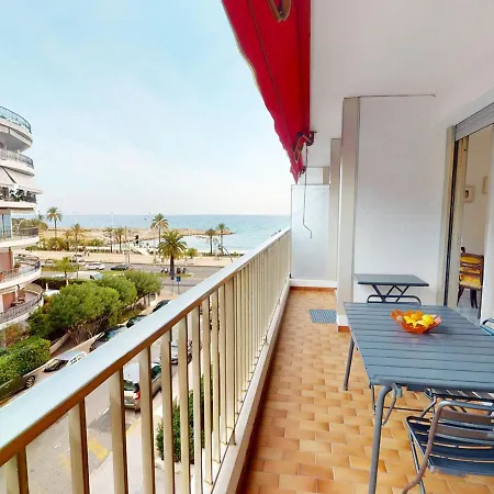 Grand 2 Pièces Climatisé Avec Terrasse Et Garage Privé Près De La - Fr-1-196-311 * Menton
