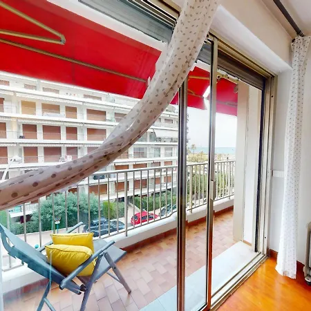 Grand 2 Pièces Climatisé Avec Terrasse Et Garage Privé Près De La - Fr-1-196-311 * Mentone